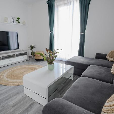 Apartament Radiana ไบเลเฟลิกซ์ ภายนอก รูปภาพ